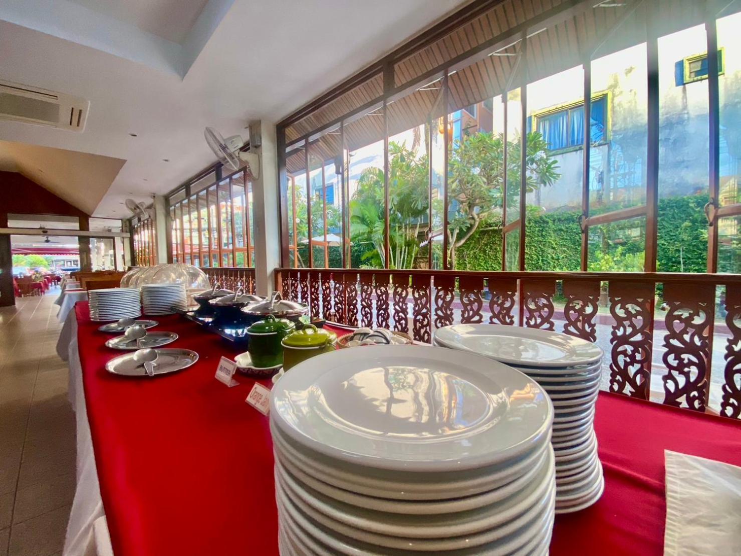 Patong Palace Hotel - SHA Extra Plus Esterno foto